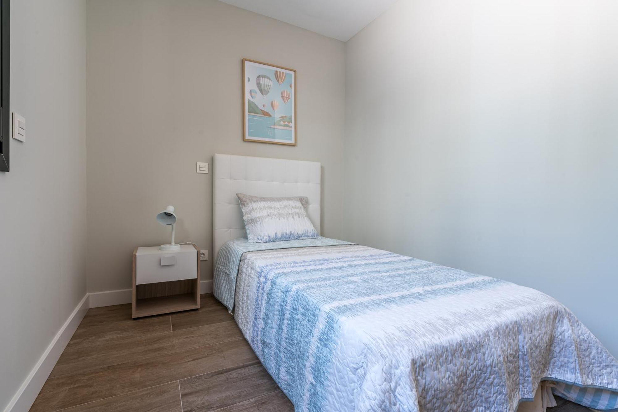 Apartamento Acogedor Refugio Con Terraza Alcalá de Henares Exterior foto